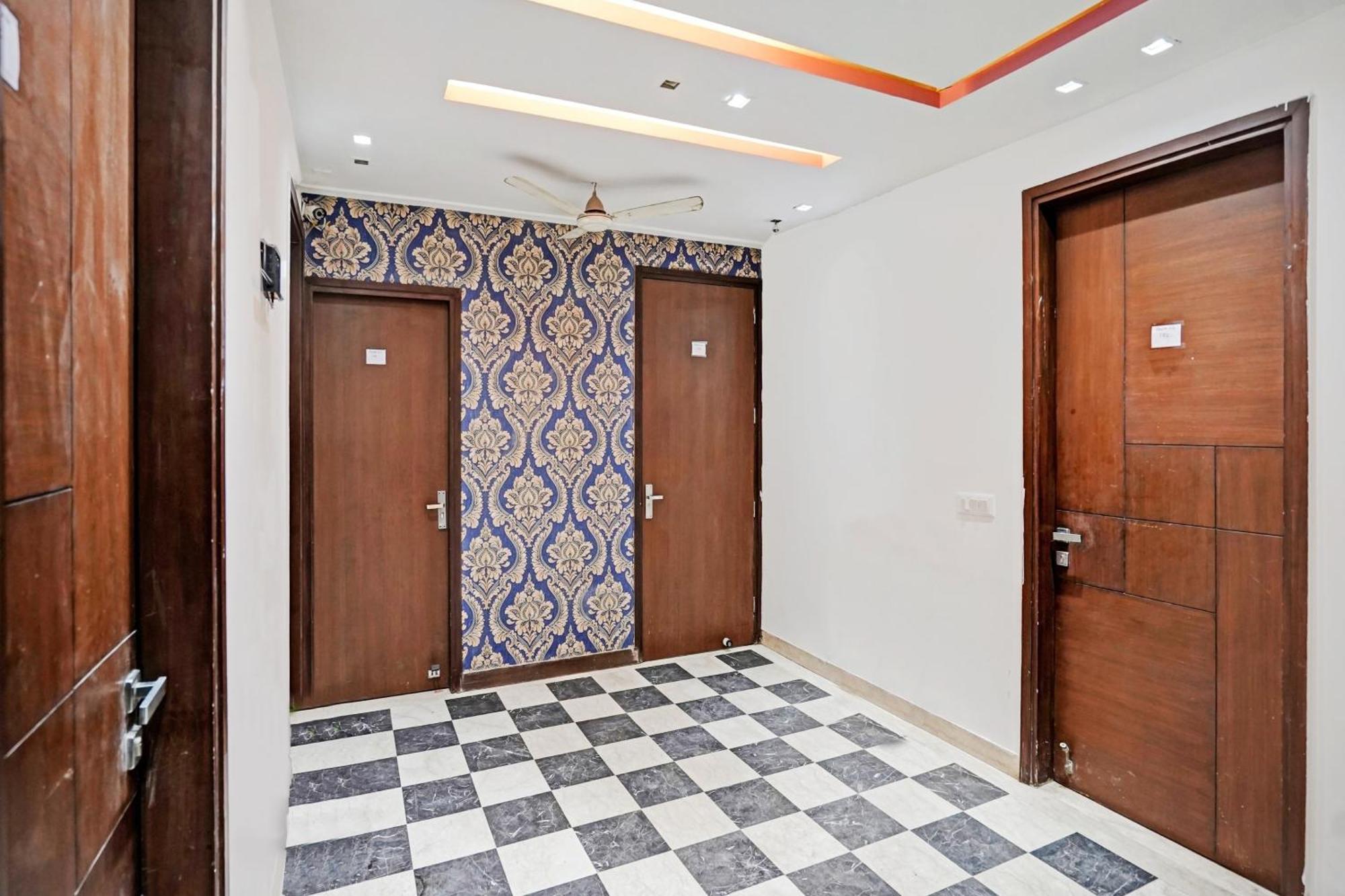 Hotel O South Galaxy 뉴델리 외부 사진